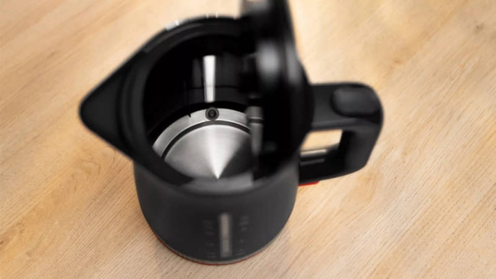 BOUILLOIRE BOSCH DESIGNLINE 1.7LT/2400W EN ACIER - TWK4M223