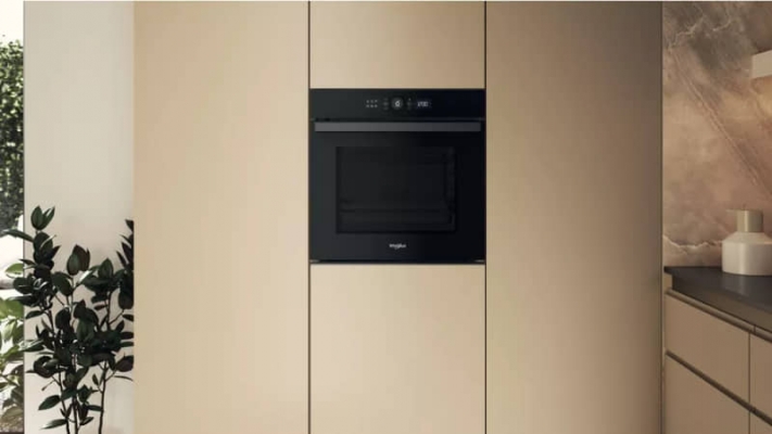 Four enc Whirlpool 73L Pyrolyse AirFry 6eme Sense - WOI4S8PM1SB